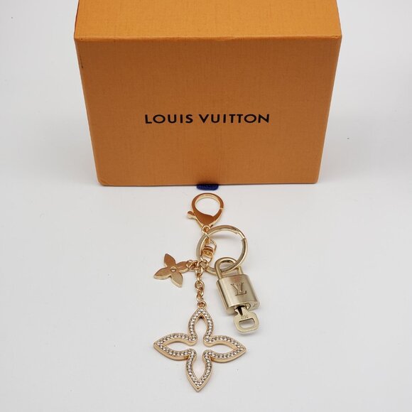 Authentic Louis Vuitton Gold Lock & Box w/ Unbranded Clover Bagcharm - Picture 1 of 9